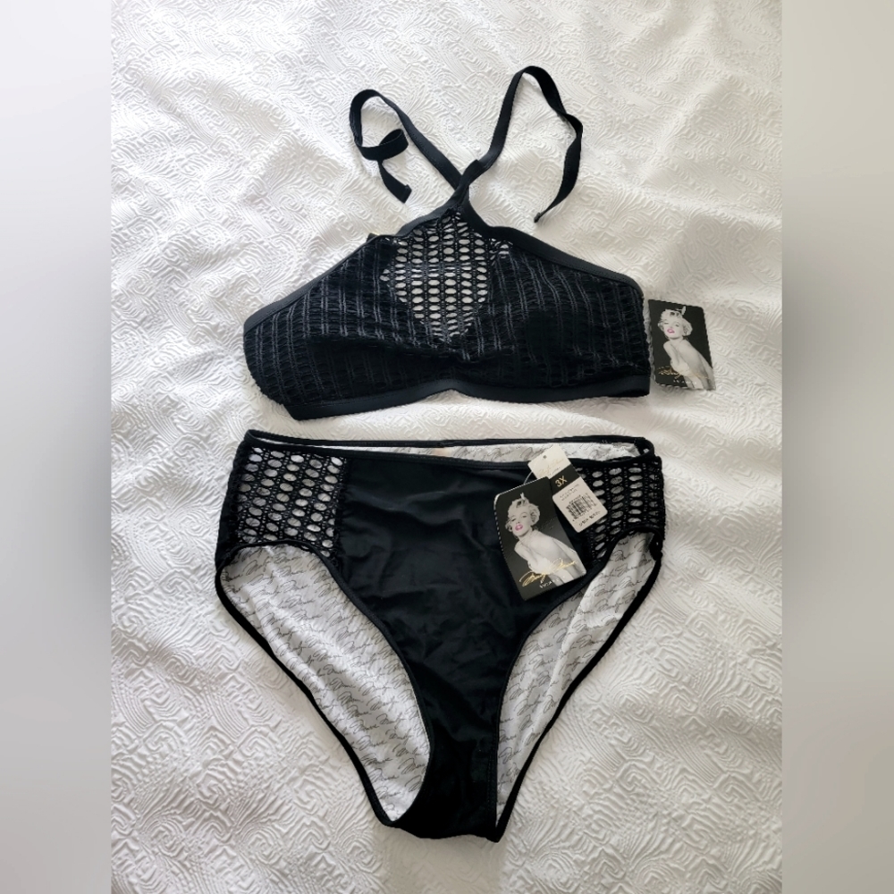 Two piece Marilyn Monroe